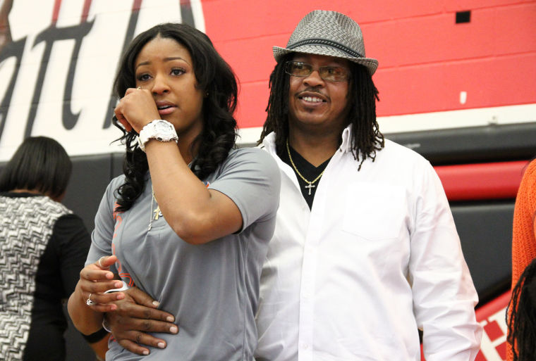 Heights Bball Signings 10.jpg